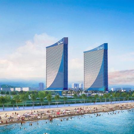 Black Sea Luxury Towers Hotel Batumi Bagian luar foto