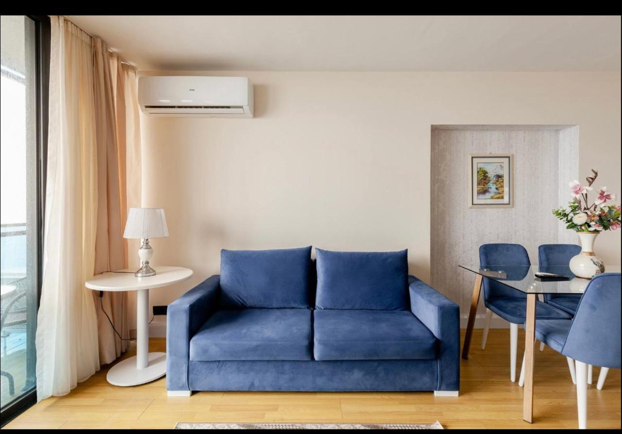 Black Sea Luxury Towers Hotel Batumi Bagian luar foto