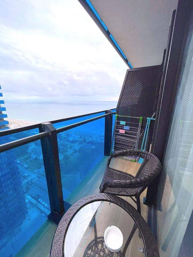 Black Sea Luxury Towers Hotel Batumi Bagian luar foto