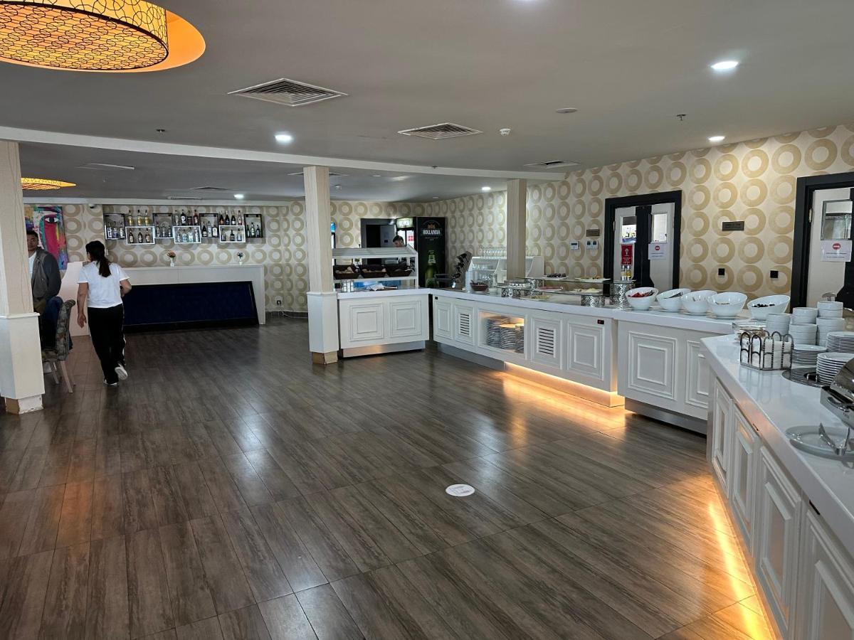 Black Sea Luxury Towers Hotel Batumi Bagian luar foto