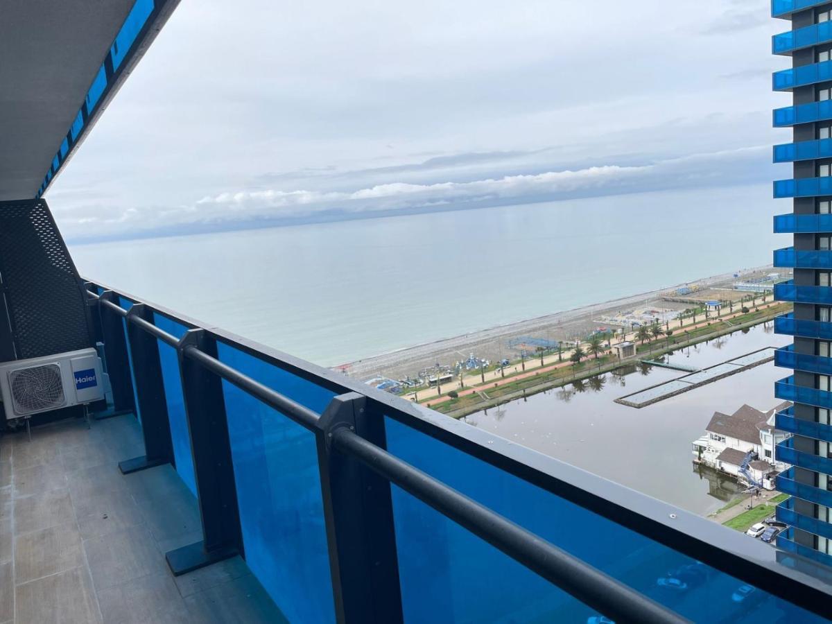 Black Sea Luxury Towers Hotel Batumi Bagian luar foto