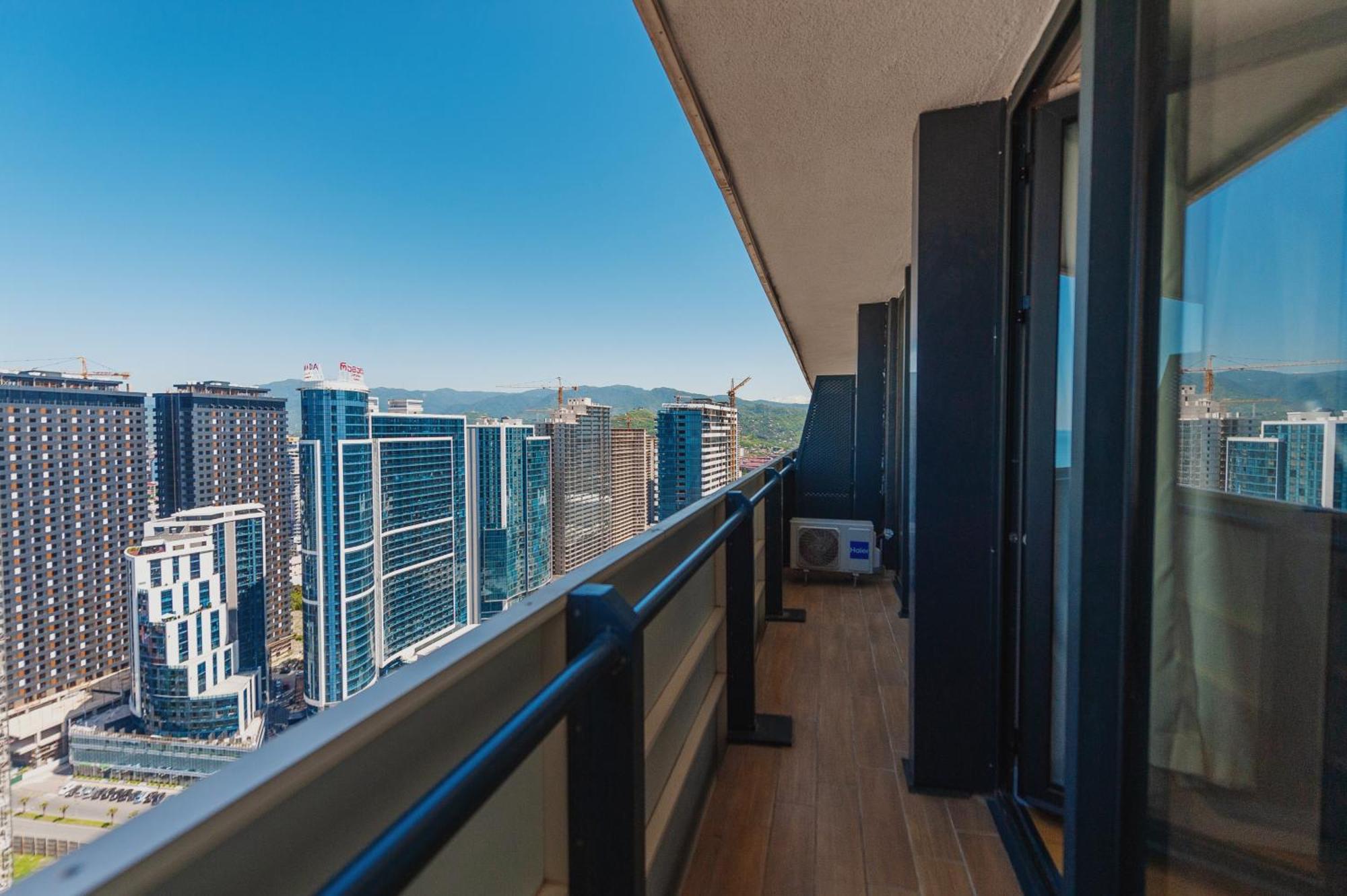 Black Sea Luxury Towers Hotel Batumi Bagian luar foto
