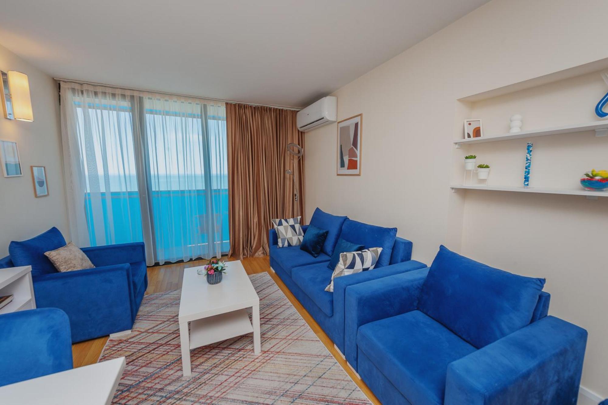 Black Sea Luxury Towers Hotel Batumi Bagian luar foto