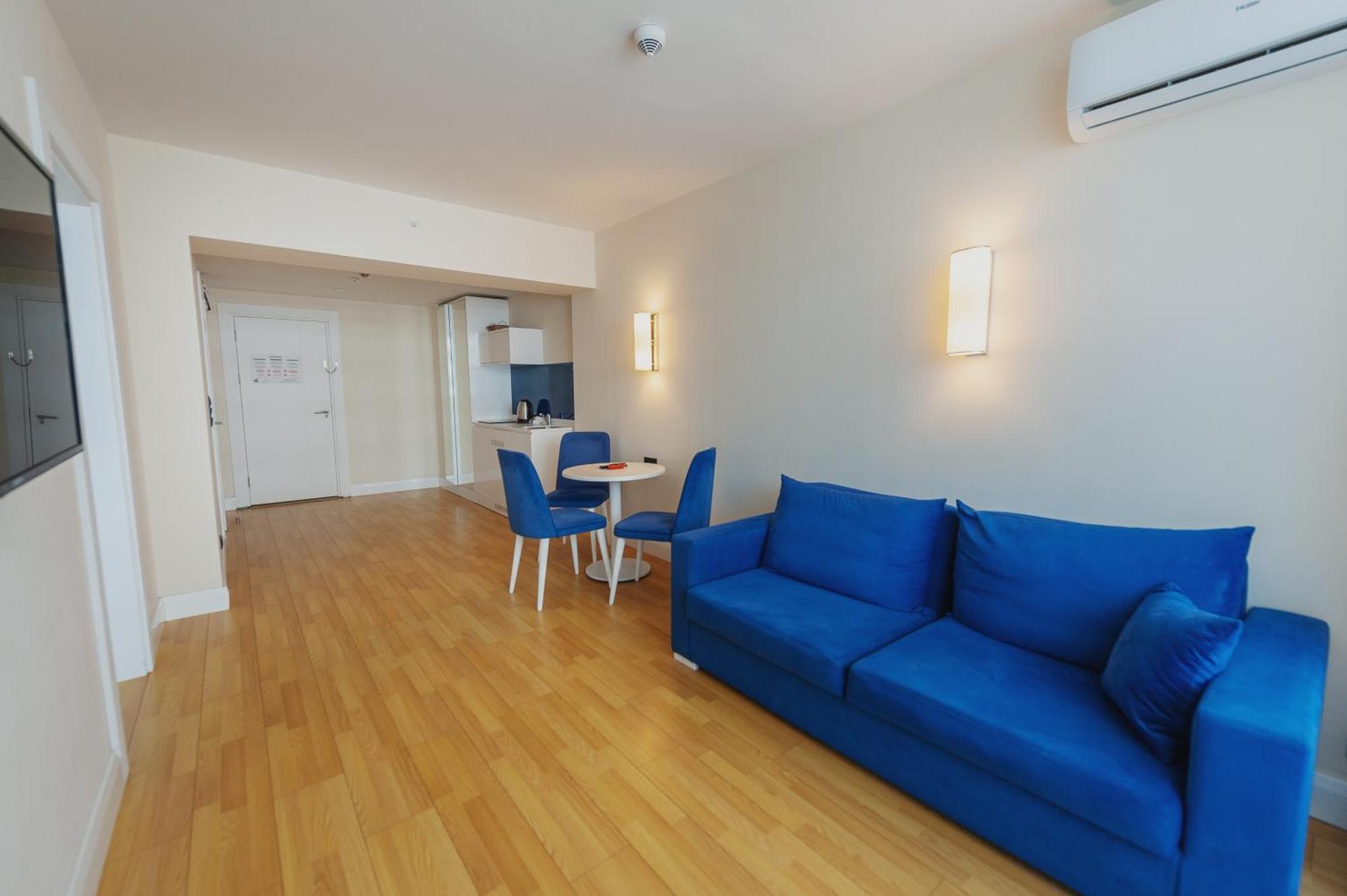 Black Sea Luxury Towers Hotel Batumi Bagian luar foto