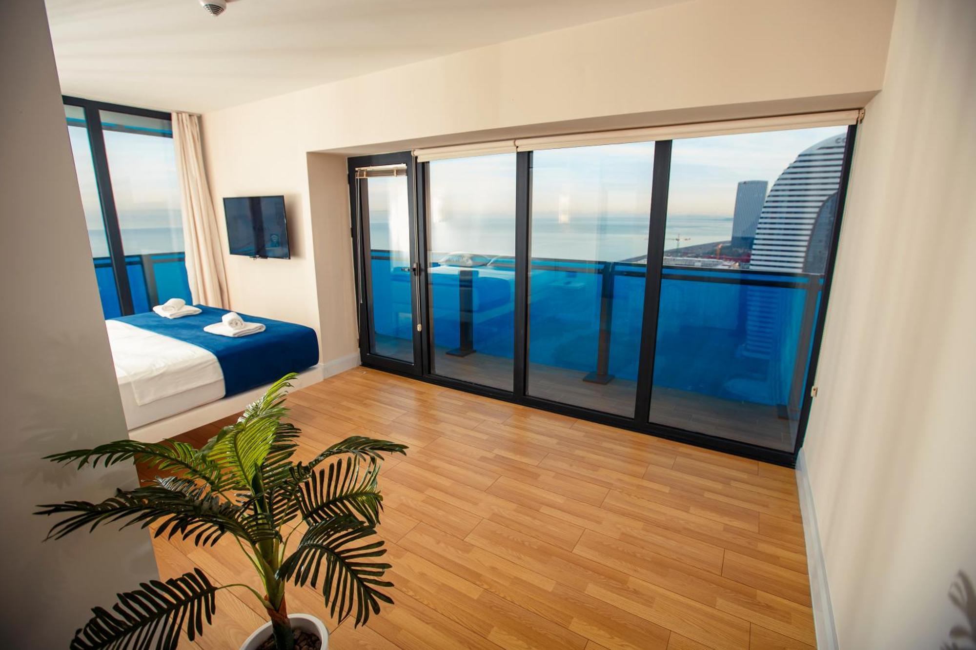 Black Sea Luxury Towers Hotel Batumi Bagian luar foto